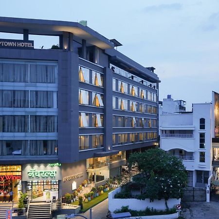 Uptown Hotel Nagpur Exteriör bild