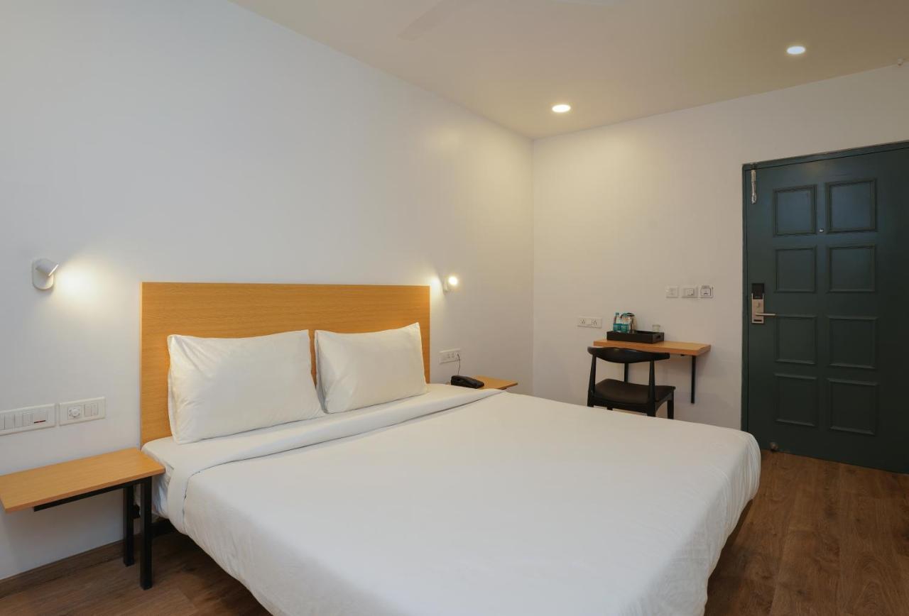 Uptown Hotel Nagpur Exteriör bild