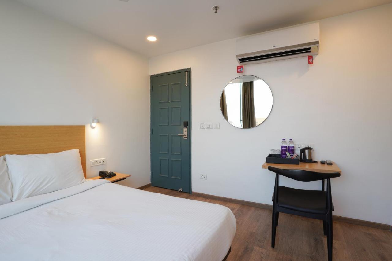 Uptown Hotel Nagpur Exteriör bild