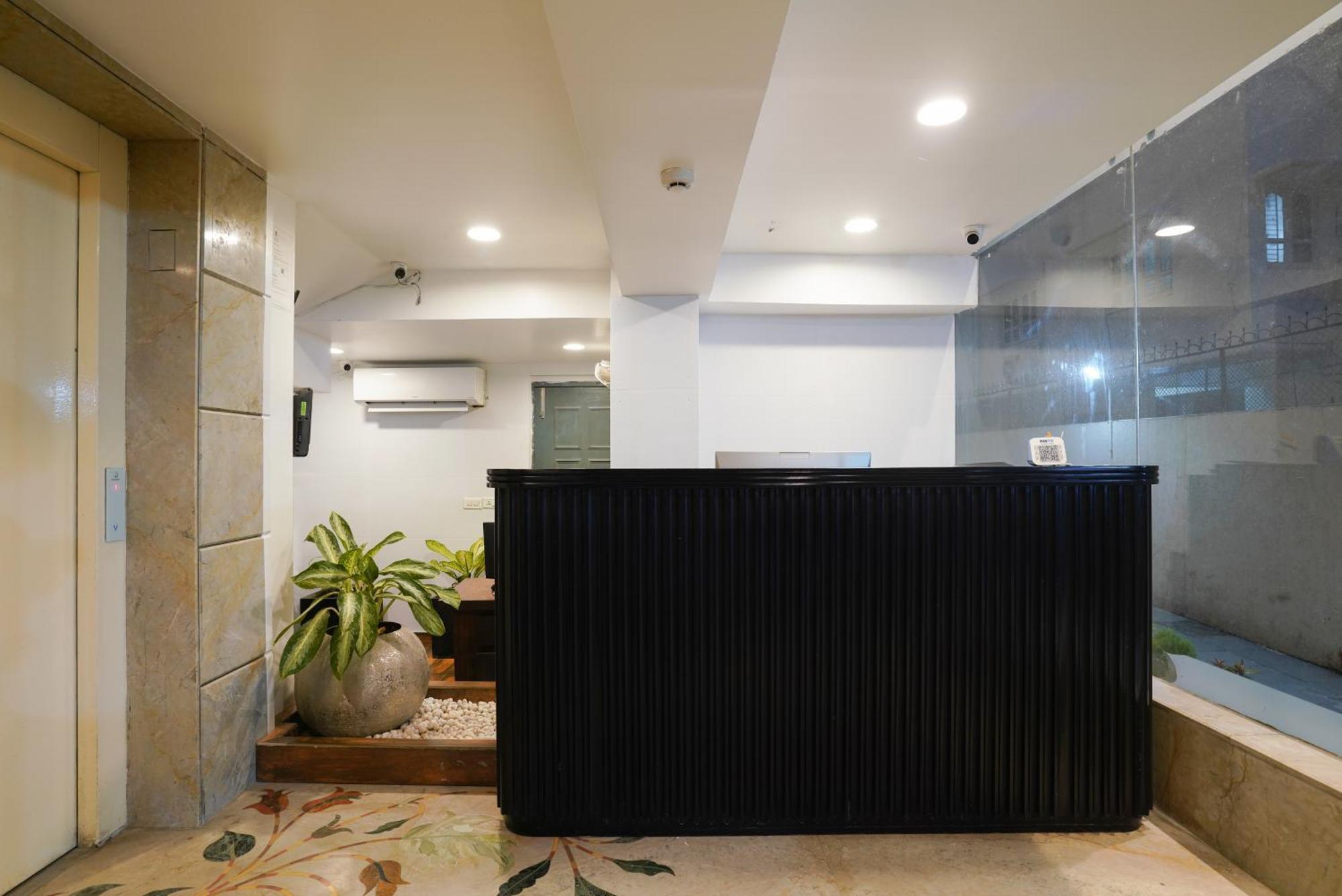 Uptown Hotel Nagpur Exteriör bild