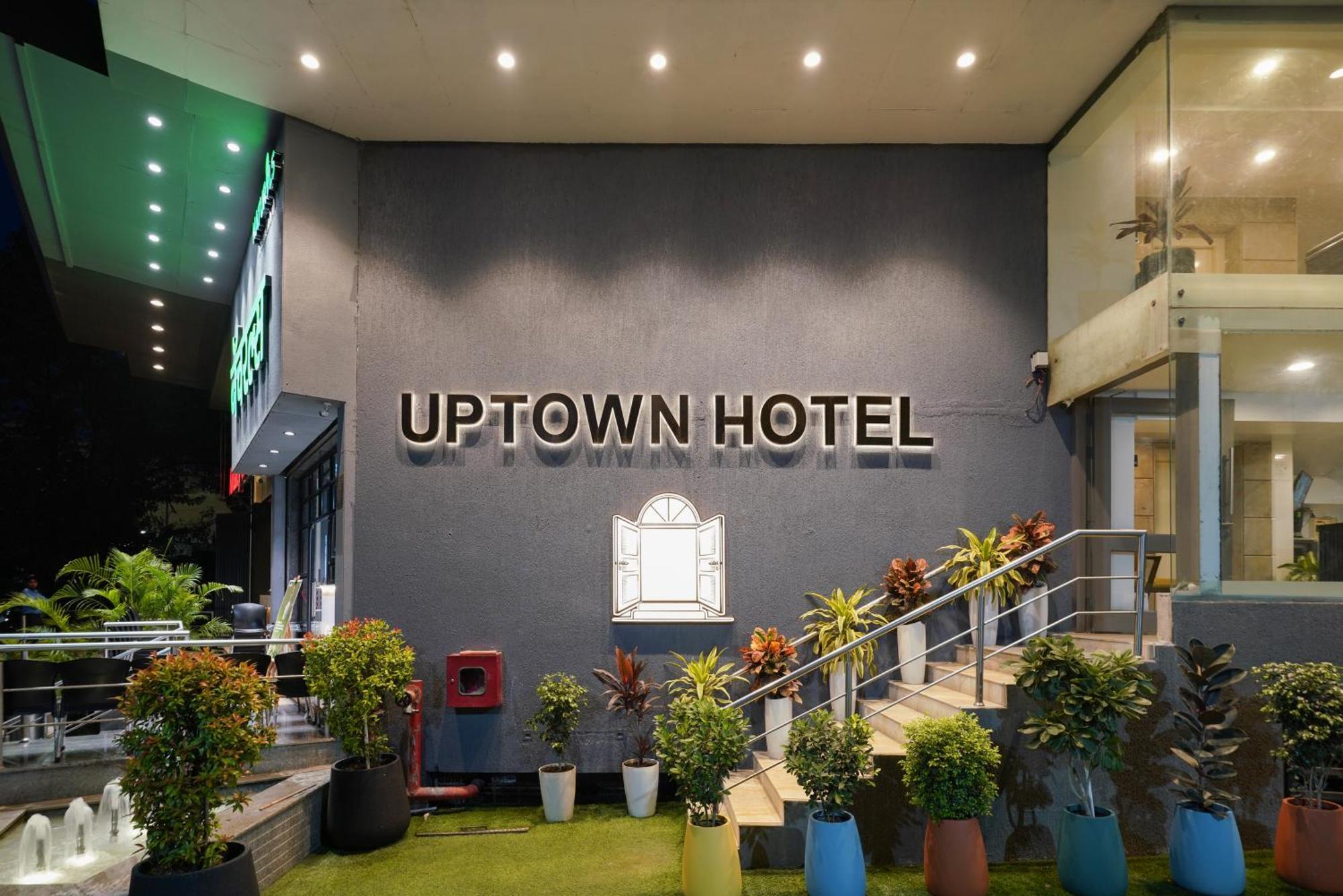 Uptown Hotel Nagpur Exteriör bild