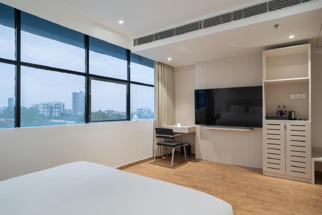 Uptown Hotel Nagpur Exteriör bild